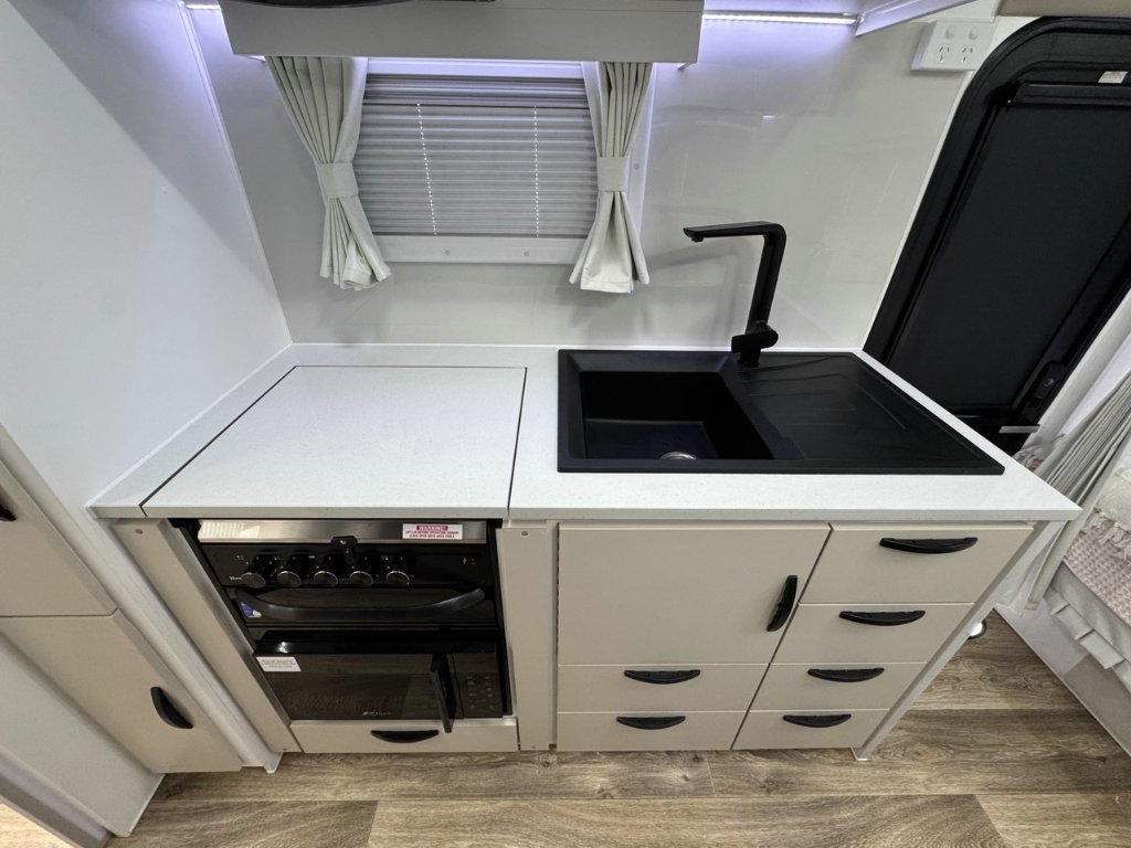 NEW 2026 LEADER CARAVANS XPEDITION CARAVAN 2 AXLE