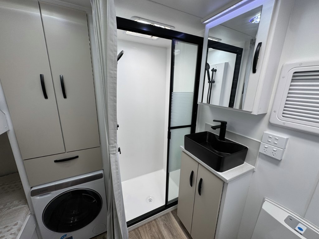 NEW 2026 LEADER CARAVANS XPEDITION CARAVAN 2 AXLE