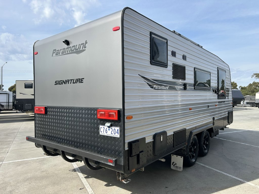 USED 2021 PARAMOUNT SIGNATURE 196 CARAVAN 2 AXLE