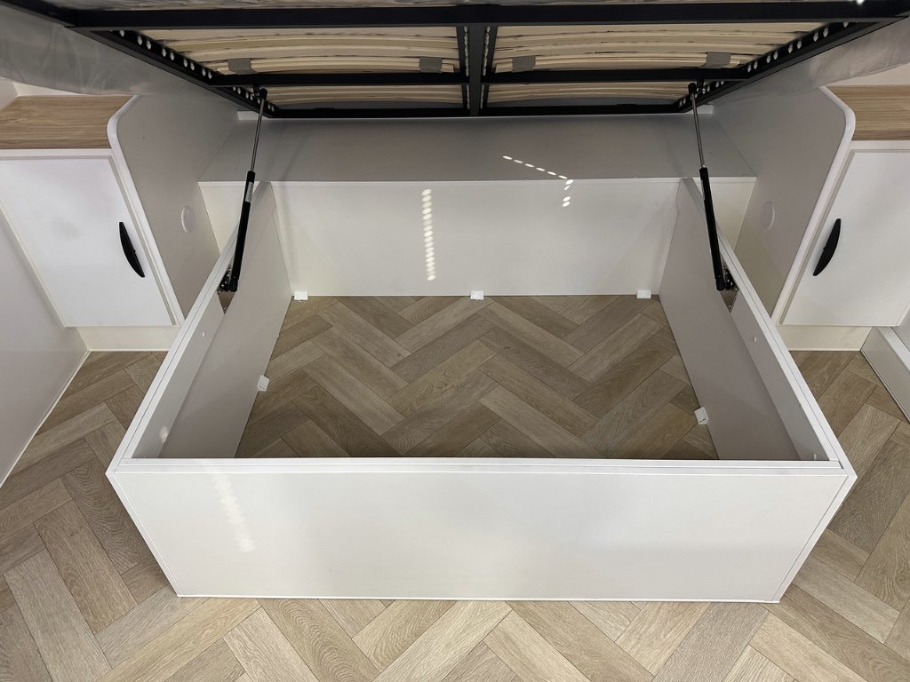NEW 2026 SUPREME CLASSIC TOURER CARAVAN 2 AXLE