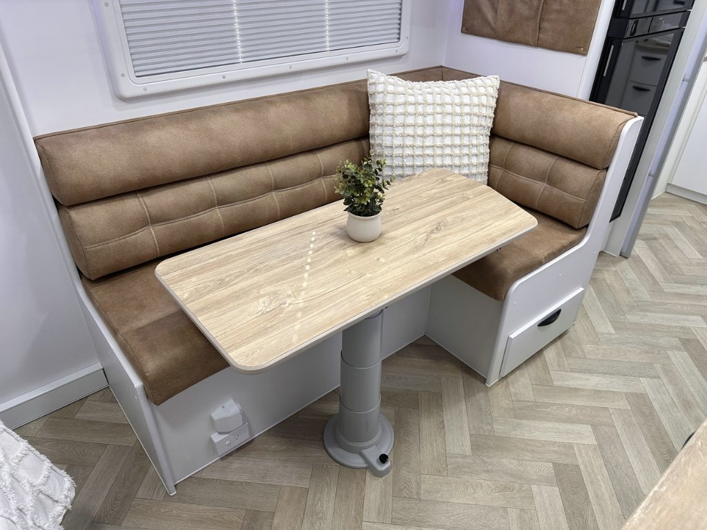 NEW 2026 SUPREME CLASSIC TOURER CARAVAN 2 AXLE