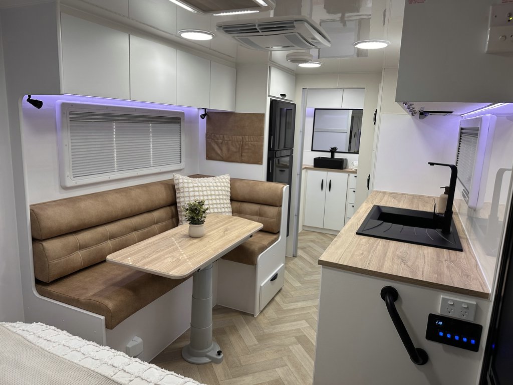 NEW 2026 SUPREME CLASSIC TOURER CARAVAN 2 AXLE