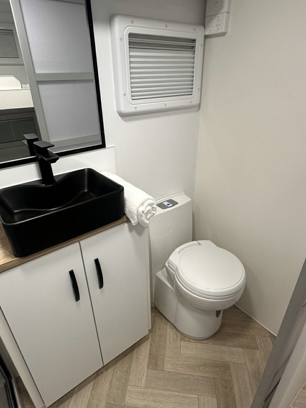 NEW 2026 LEADER CARAVANS GOLD LE CARAVAN 2 AXLE
