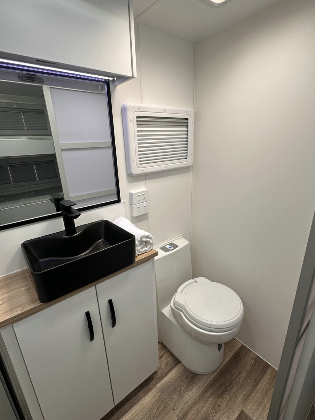 NEW 2026 LEADER CARAVANS GOLD LE CARAVAN 2 AXLE