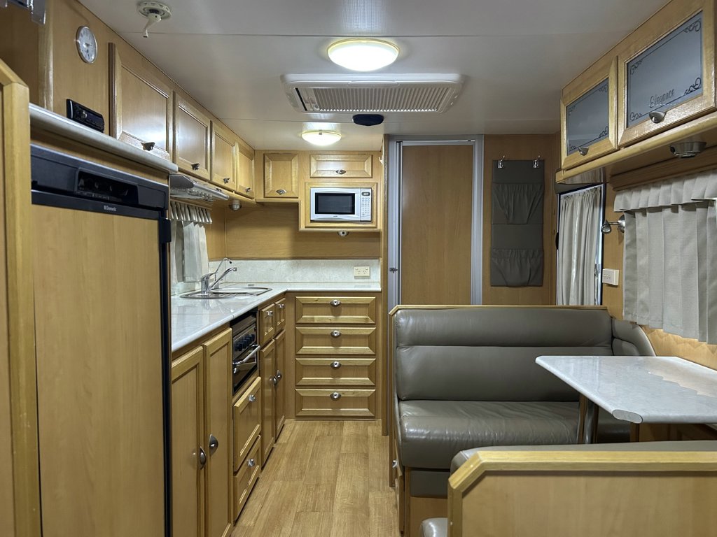 USED 2010 ROMA ELEGANCE CARAVAN 2 AXLE