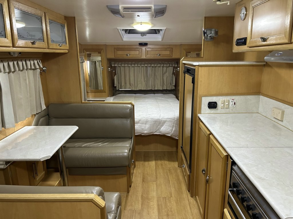 USED 2010 ROMA ELEGANCE CARAVAN 2 AXLE