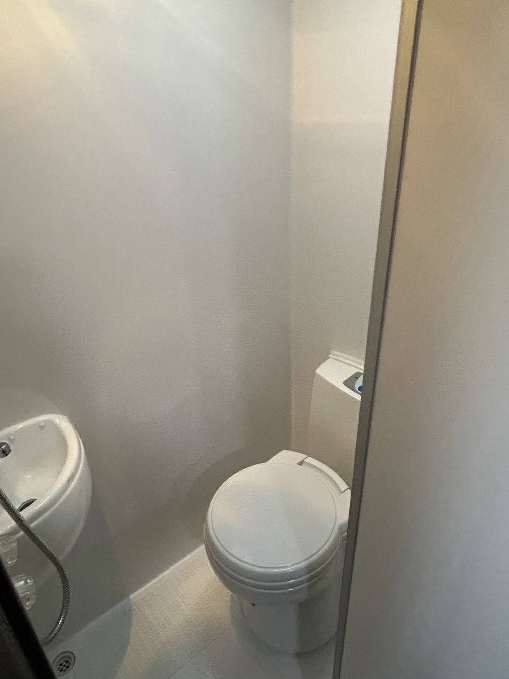 USED 2010 ROMA ELEGANCE CARAVAN 2 AXLE