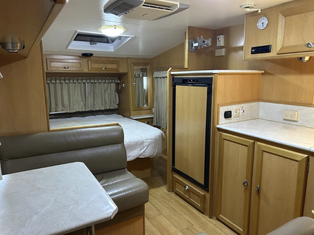 USED 2010 ROMA ELEGANCE CARAVAN 2 AXLE
