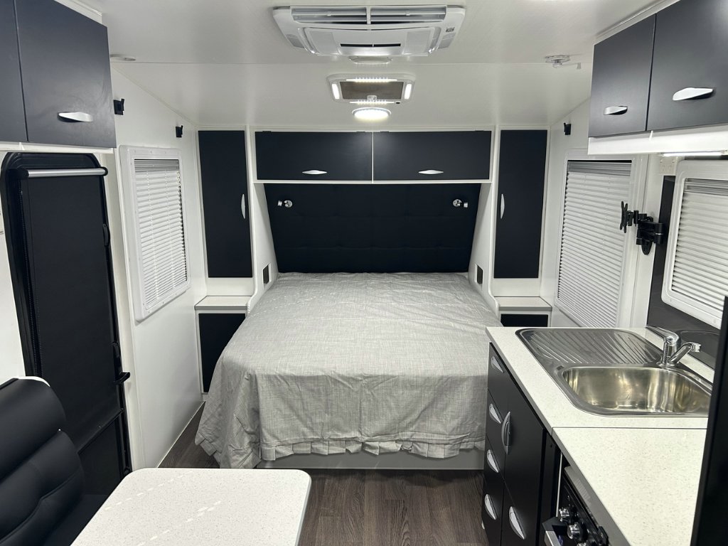 USED 2023 SUPREME CLASSIC TOURER CARAVAN 1 AXLE