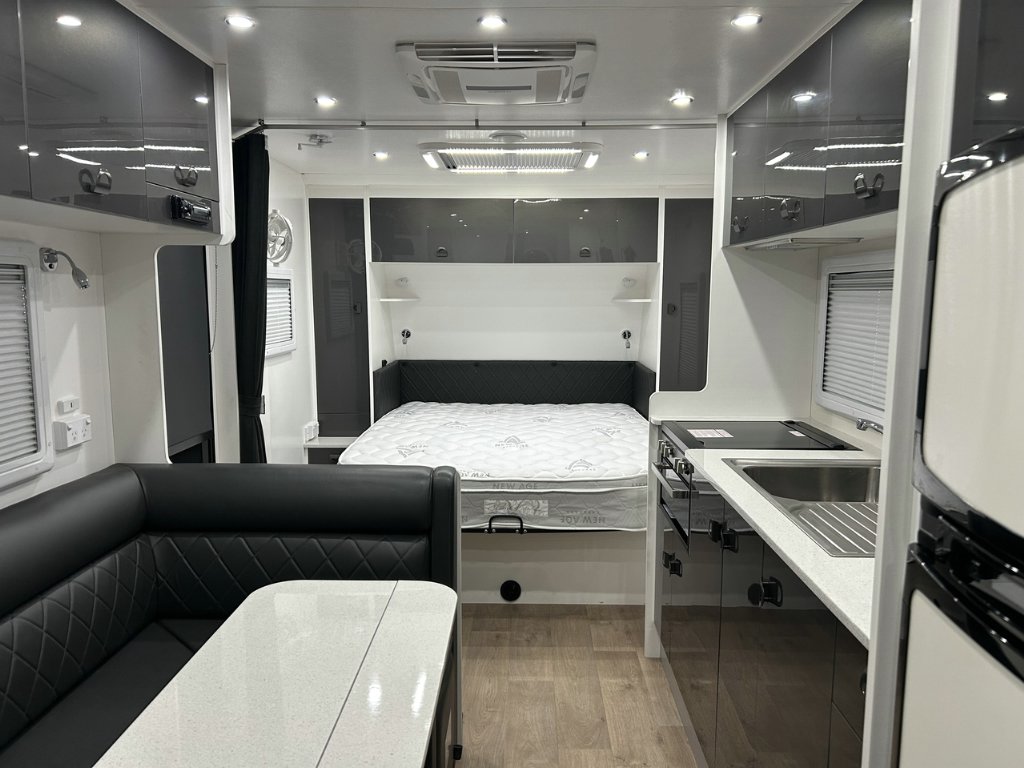 USED 2021 NEW AGE MANTA RAY CARAVAN 2 AXLE