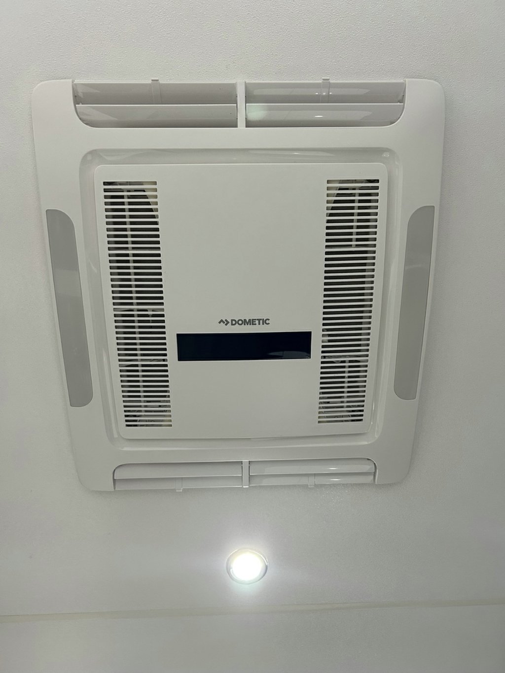 USED 2021 NEW AGE MANTA RAY CARAVAN 2 AXLE
