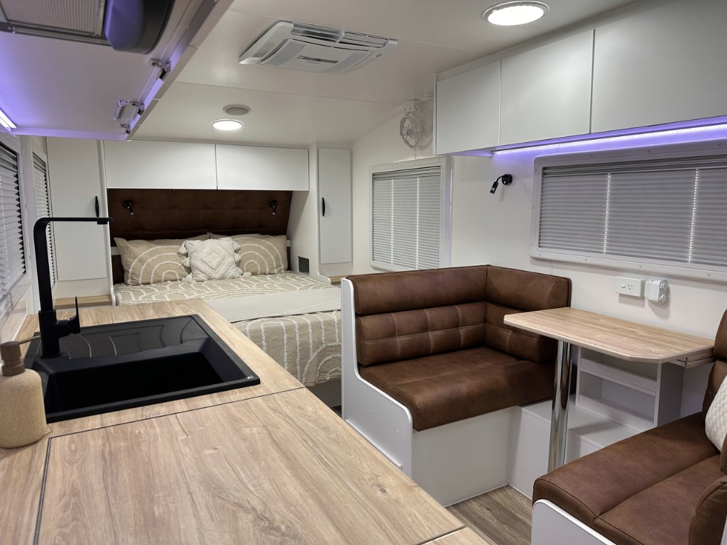 NEW 2026 SUPREME CLASSIC TOURER CARAVAN 2 AXLE