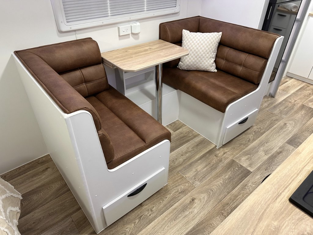 NEW 2026 SUPREME CLASSIC TOURER CARAVAN 2 AXLE