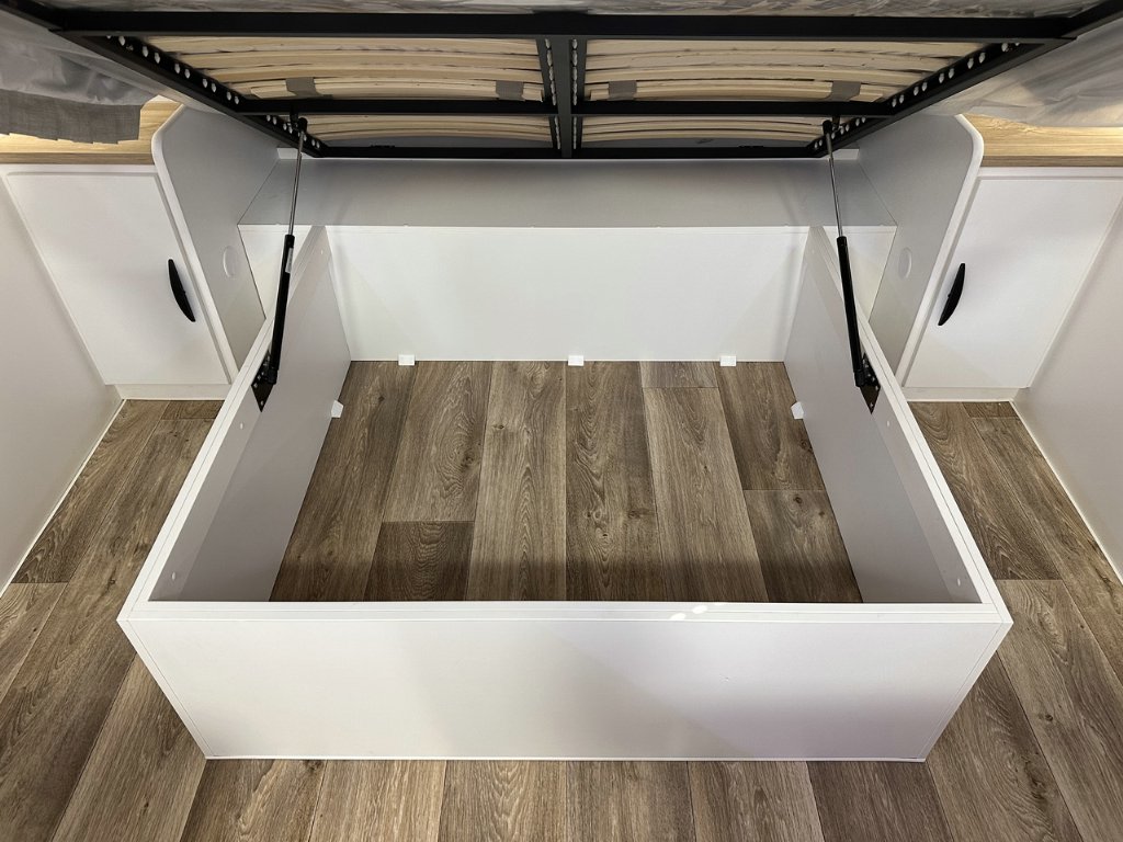 NEW 2026 SUPREME CLASSIC TOURER CARAVAN 2 AXLE