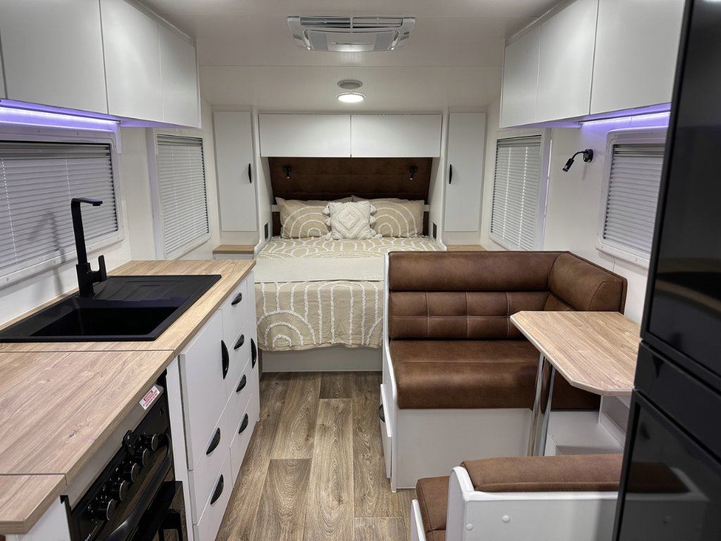 NEW 2026 SUPREME CLASSIC TOURER CARAVAN 2 AXLE