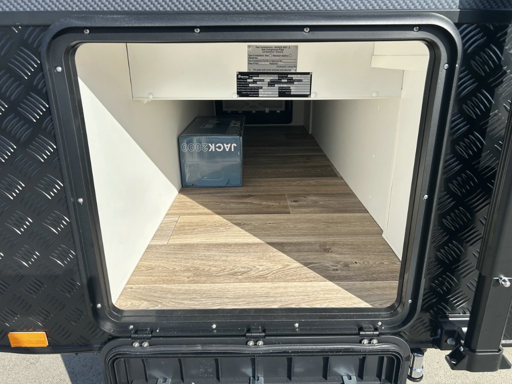 NEW 2026 SUPREME CLASSIC TOURER CARAVAN 2 AXLE