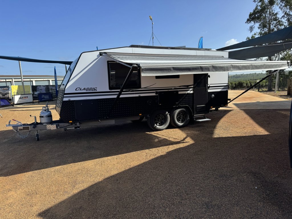 NEW 2026 SUPREME CLASSIC TOURER CARAVAN 2 AXLE