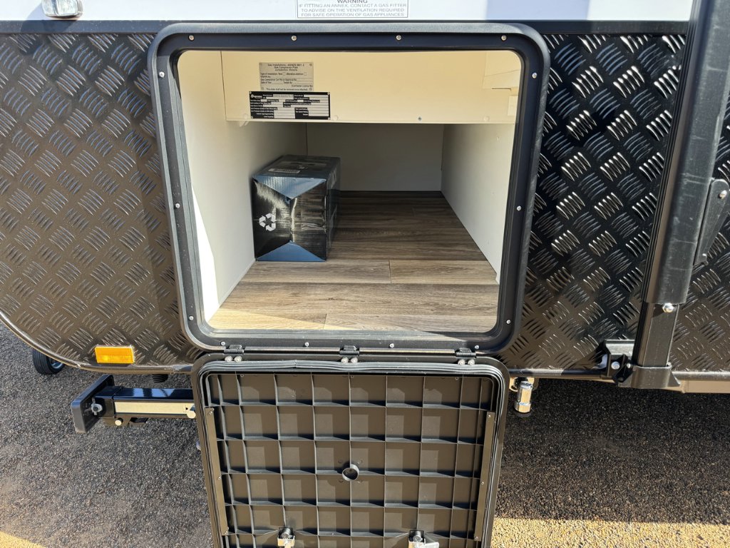 NEW 2026 SUPREME CLASSIC TOURER CARAVAN 2 AXLE