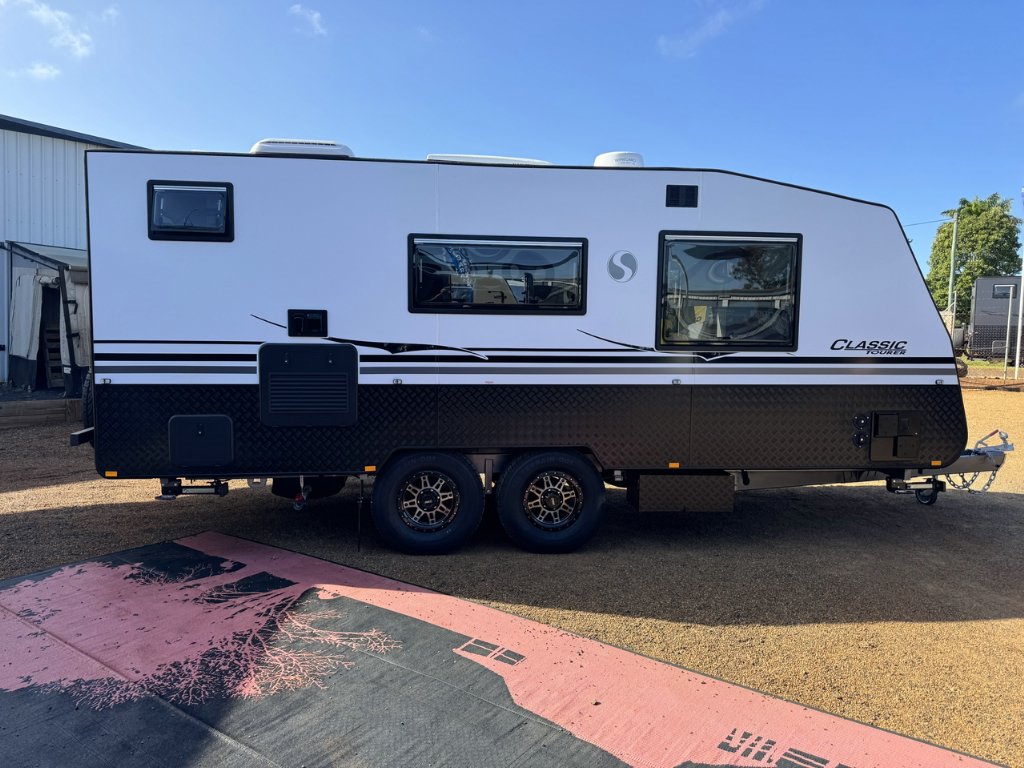 NEW 2026 SUPREME CLASSIC TOURER CARAVAN 2 AXLE