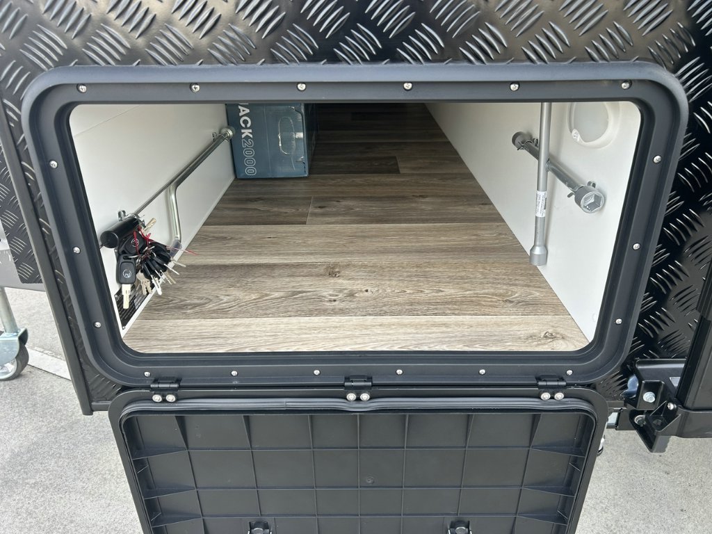NEW 2026 LEADER CARAVANS GOLD LE DIRT ROADER CARAVAN 2 AXLE