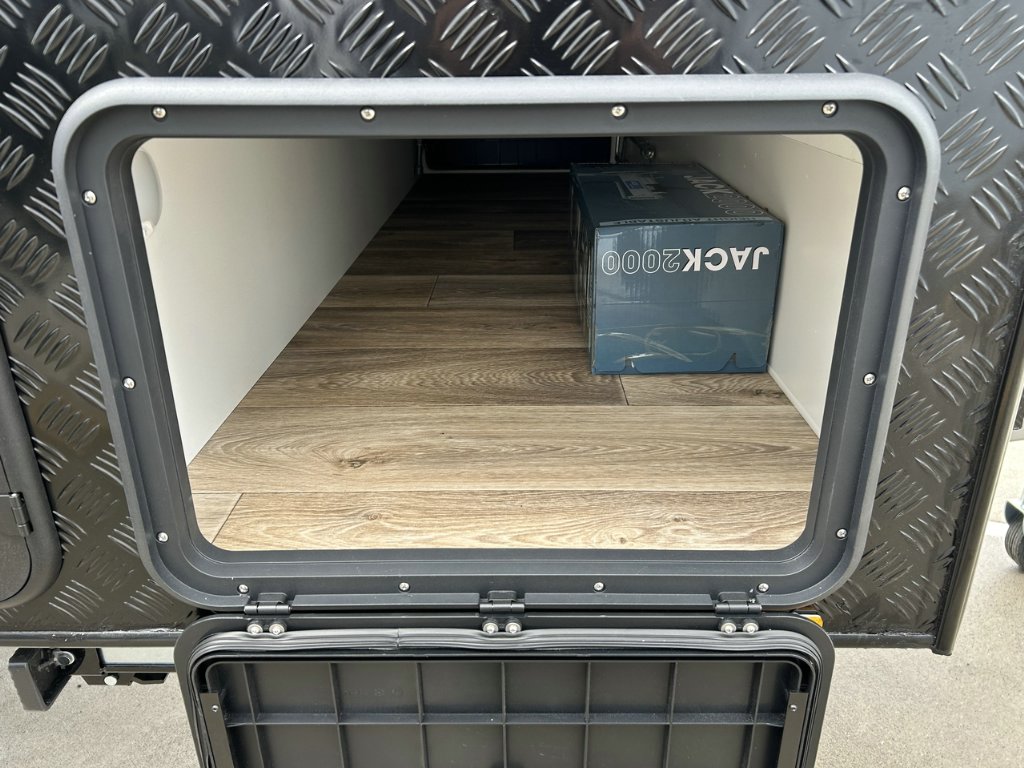 NEW 2026 LEADER CARAVANS GOLD LE DIRT ROADER CARAVAN 2 AXLE