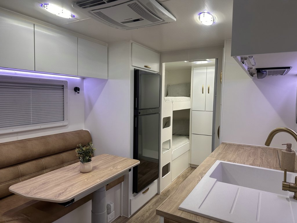 NEW 2026 LEADER CARAVANS GOLD LE DIRT ROADER CARAVAN 2 AXLE