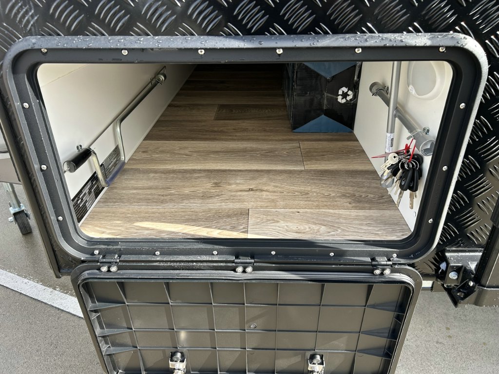 NEW 2026 LEADER CARAVANS GOLD LE DIRT ROADER CARAVAN 2 AXLE