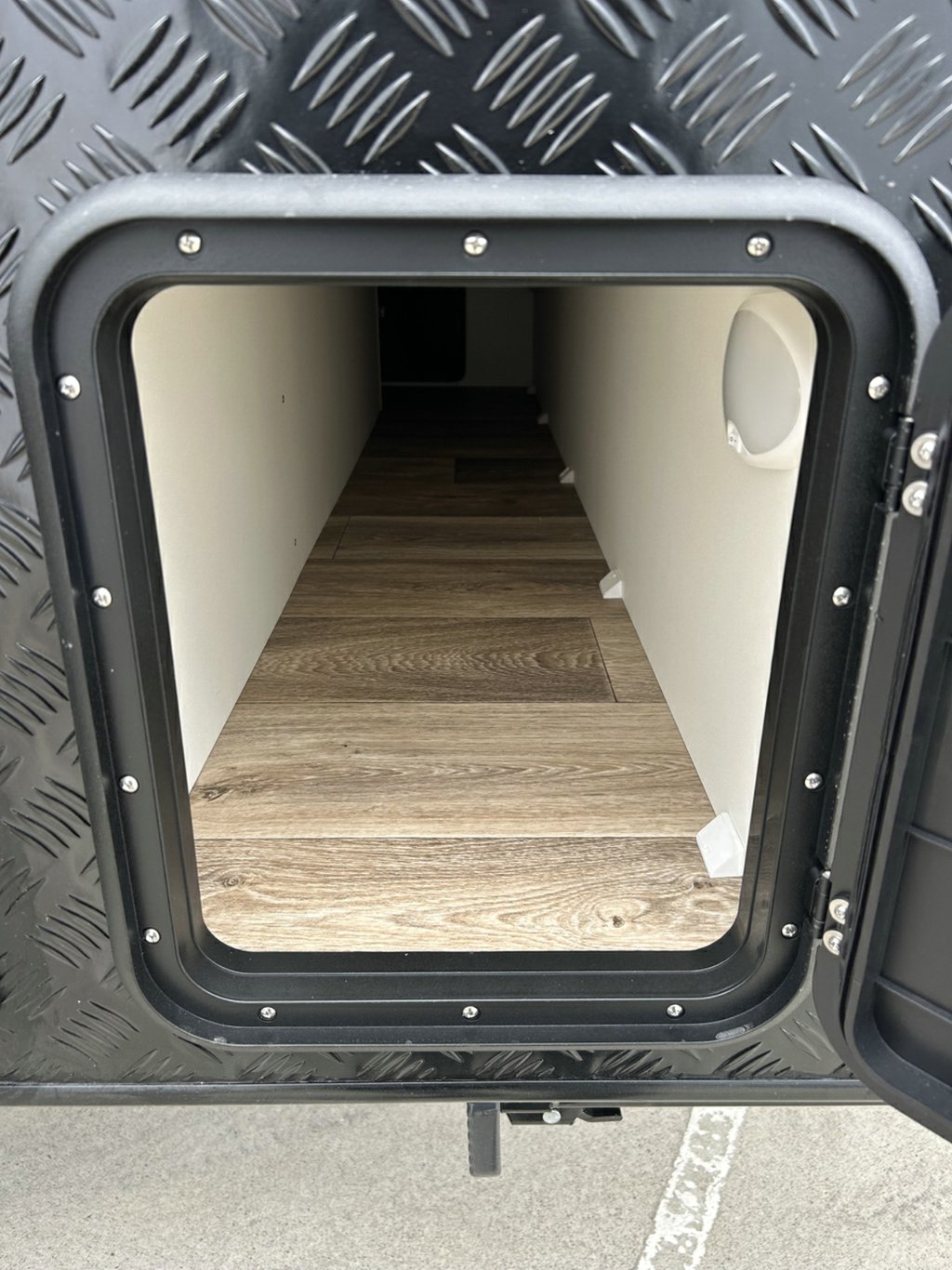 NEW 2026 LEADER CARAVANS GOLD LE DIRT ROADER CARAVAN 2 AXLE