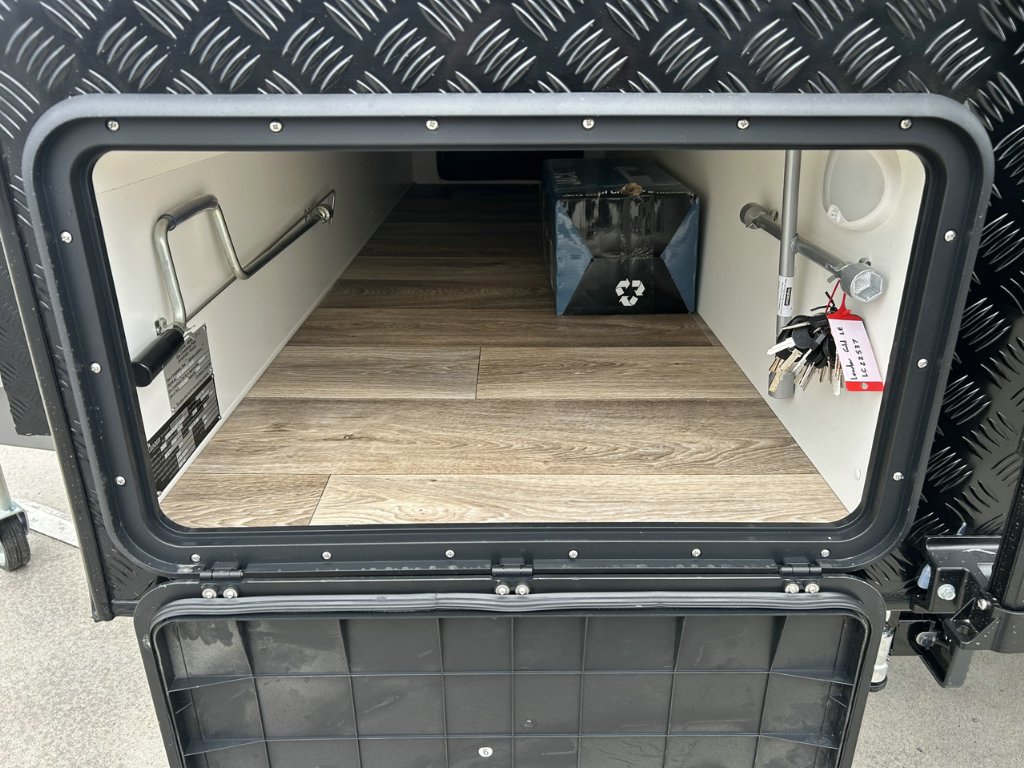NEW 2026 LEADER CARAVANS GOLD LE DIRT ROADER CARAVAN 2 AXLE