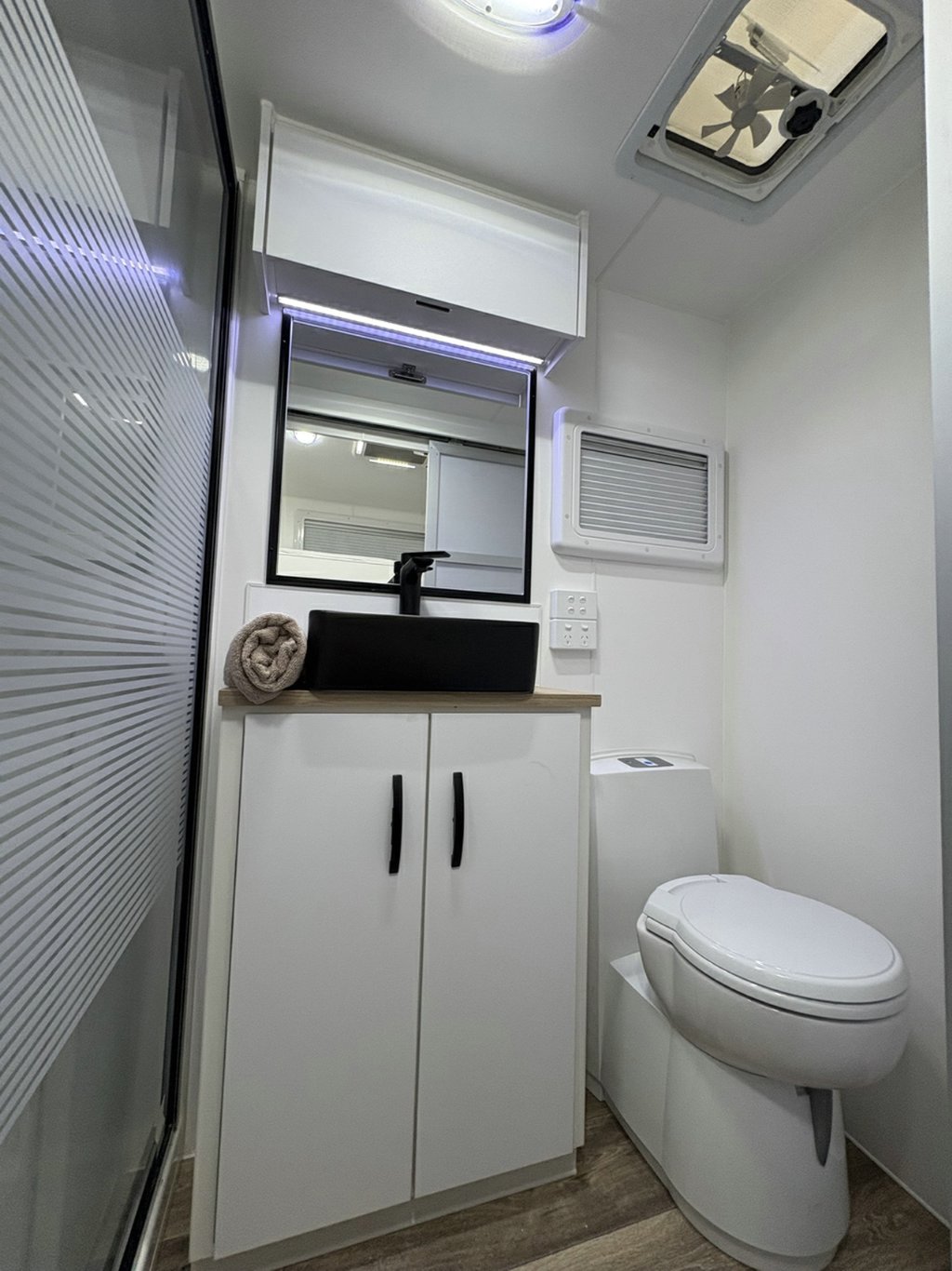 NEW 2026 LEADER CARAVANS GOLD LE CARAVAN 2 AXLE