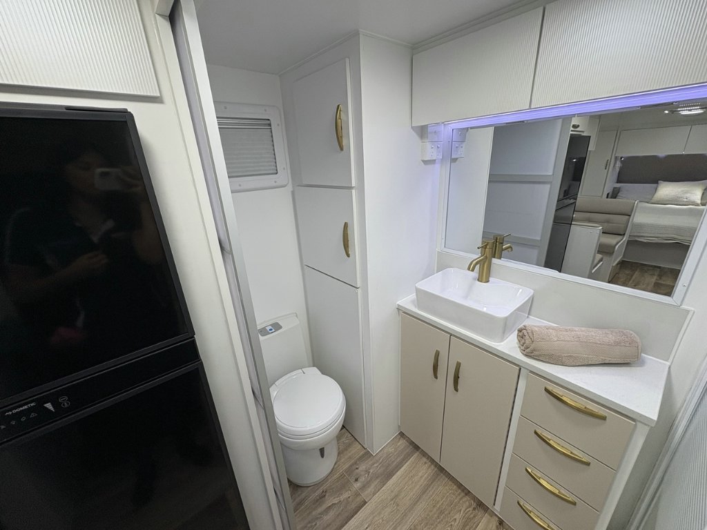 NEW 2026 SUPREME CLASSIC TOURER CARAVAN 2 AXLE