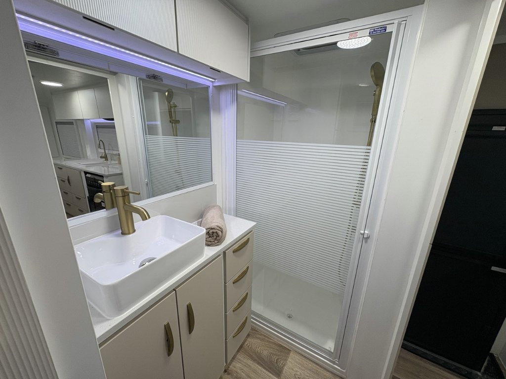 NEW 2026 SUPREME CLASSIC TOURER CARAVAN 2 AXLE