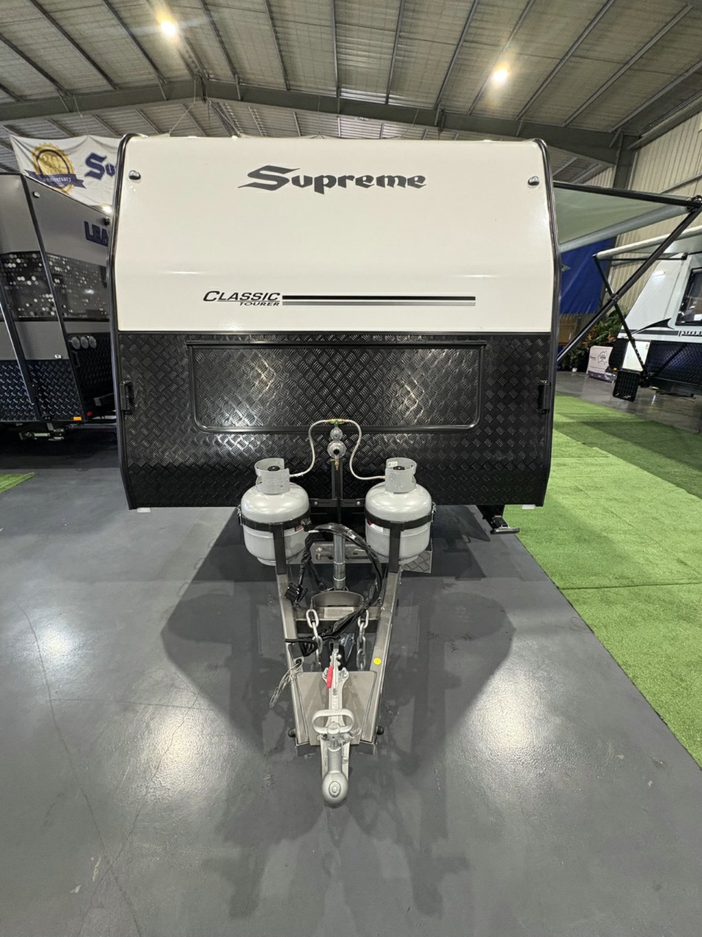 NEW 2026 SUPREME CLASSIC TOURER CARAVAN 2 AXLE