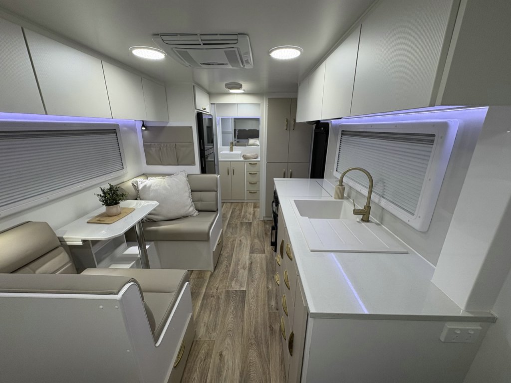 NEW 2026 SUPREME CLASSIC TOURER CARAVAN 2 AXLE