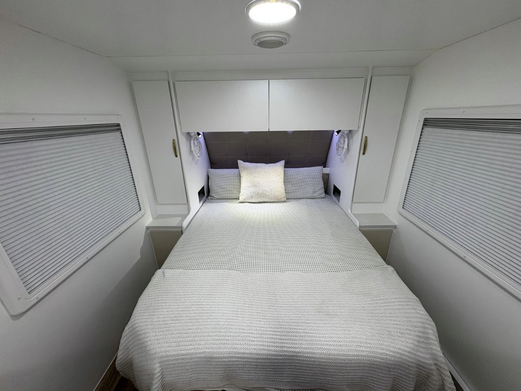 NEW 2026 SUPREME CLASSIC TOURER CARAVAN 2 AXLE