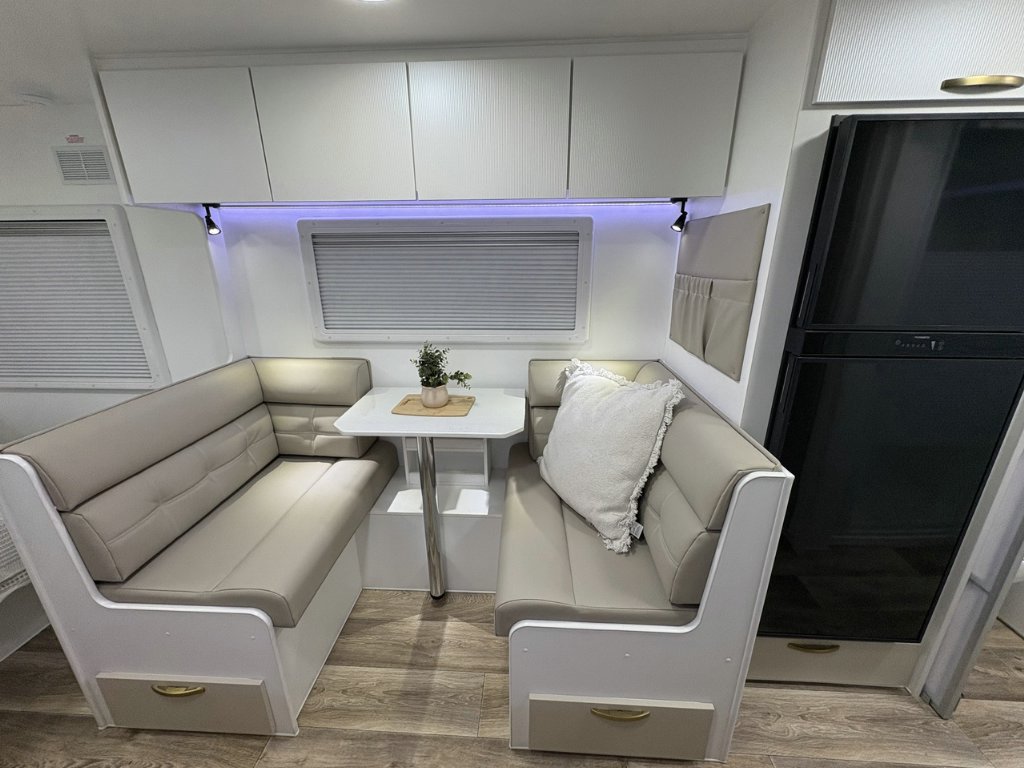 NEW 2026 SUPREME CLASSIC TOURER CARAVAN 2 AXLE