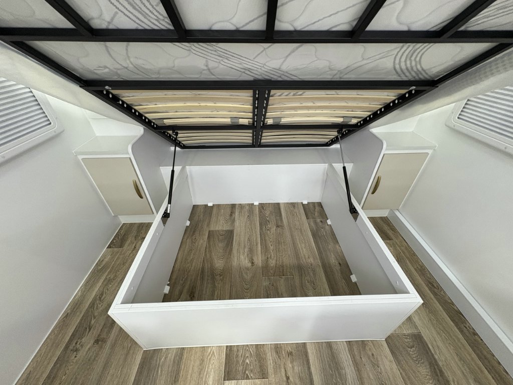 NEW 2026 SUPREME CLASSIC TOURER CARAVAN 2 AXLE