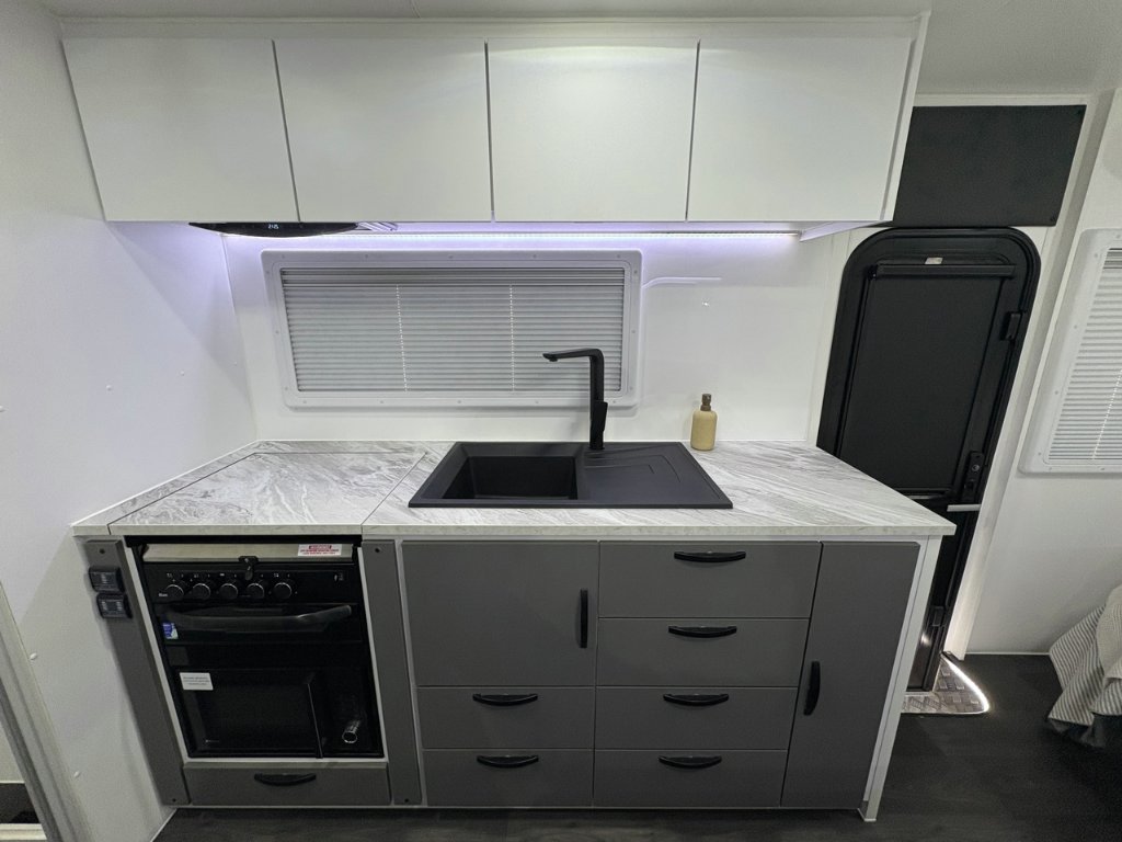 NEW 2026 LEADER CARAVANS GOLD LE CARAVAN 2 AXLE