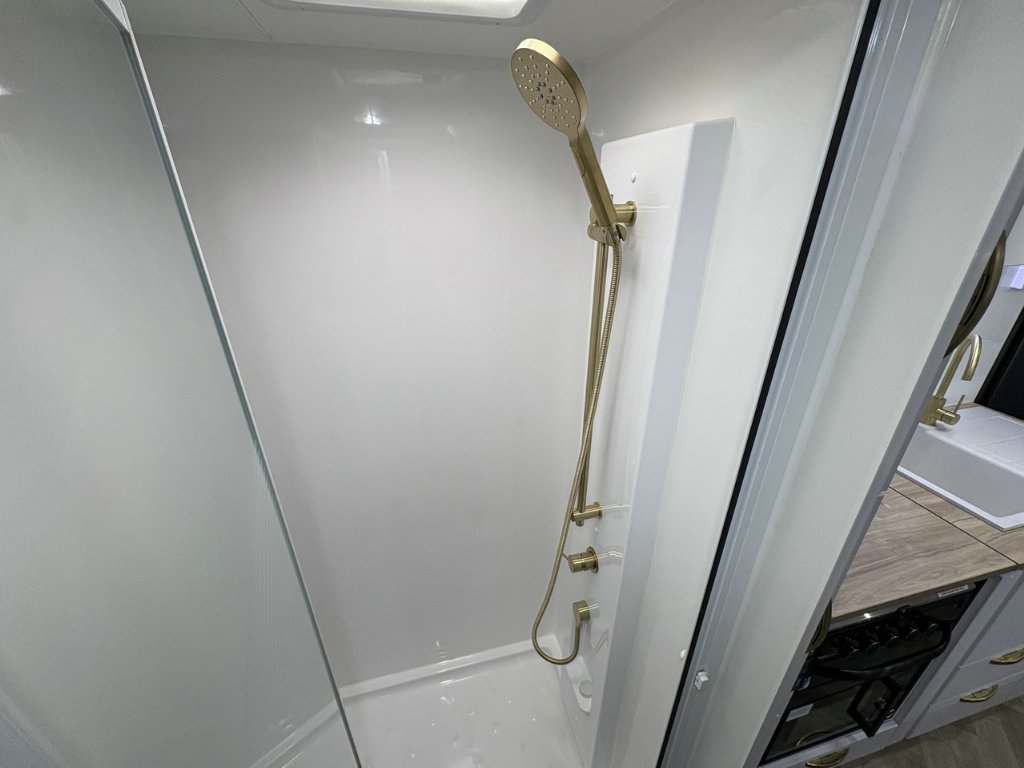 NEW 2026 LEADER CARAVANS GOLD LE CARAVAN 2 AXLE