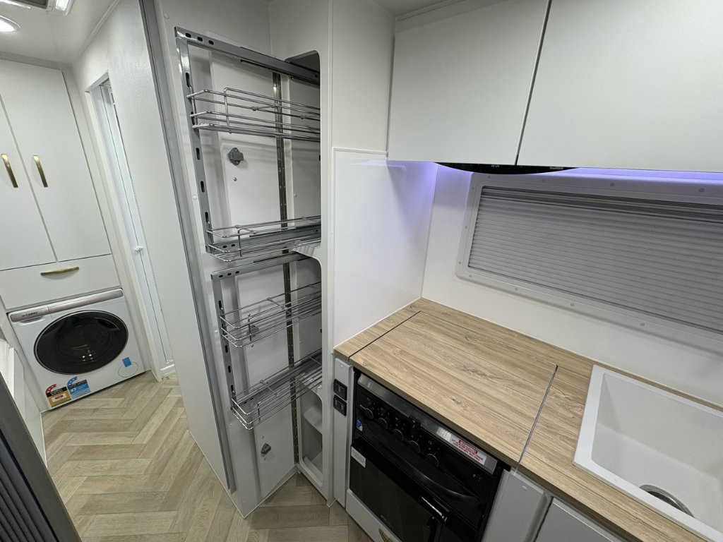 NEW 2026 LEADER CARAVANS GOLD LE 20K SERIES CARAVAN 2 AXLE