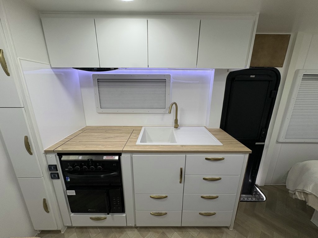 NEW 2026 LEADER CARAVANS GOLD LE 20K SERIES CARAVAN 2 AXLE