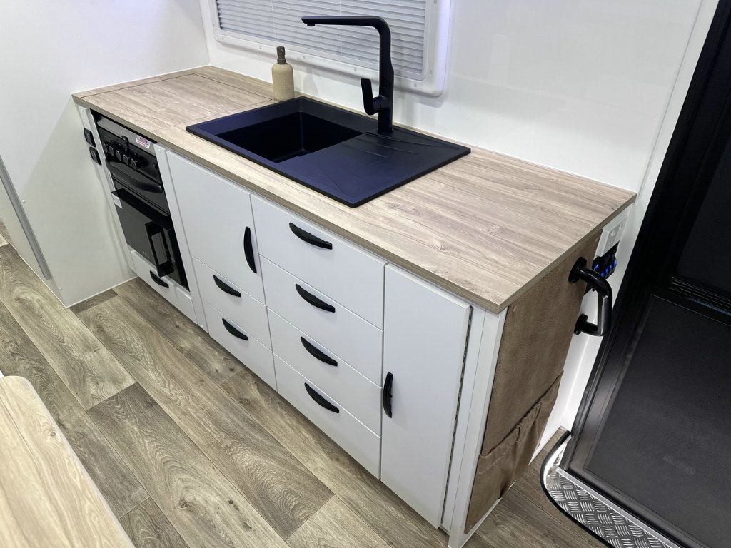 NEW 2026 LEADER CARAVANS GOLD LE CARAVAN 2 AXLE