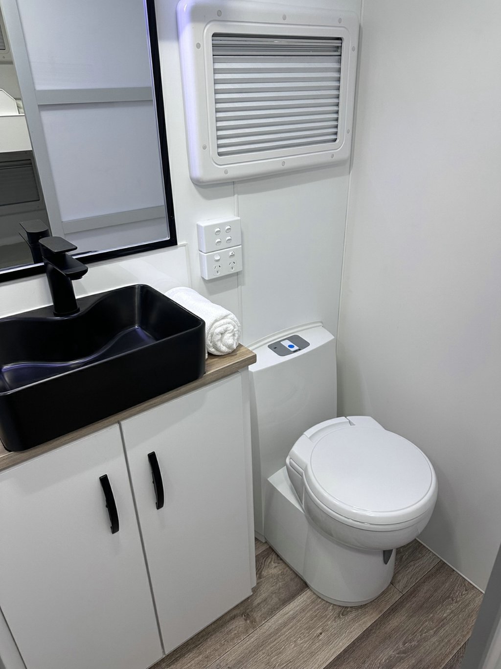 NEW 2026 LEADER CARAVANS GOLD LE CARAVAN 2 AXLE