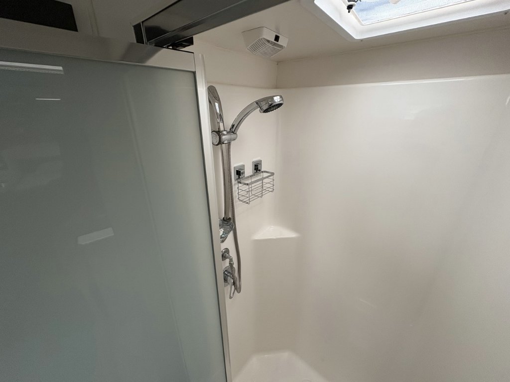 USED 2014 OPAL VACATIONER CARAVAN 2 AXLE