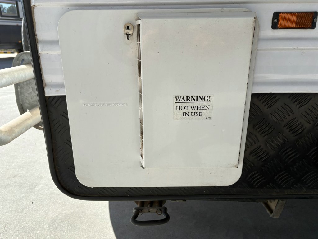 USED 2014 OPAL VACATIONER CARAVAN 2 AXLE