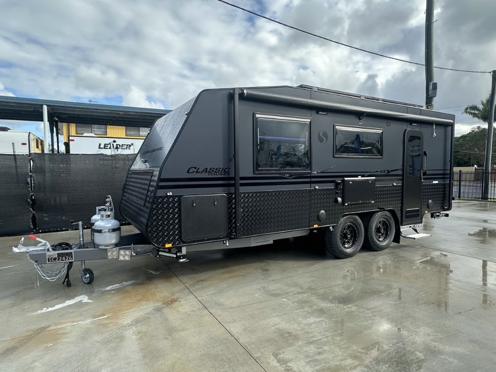 NEW 2026 SUPREME CLASSIC TOURER CARAVAN 2 AXLE