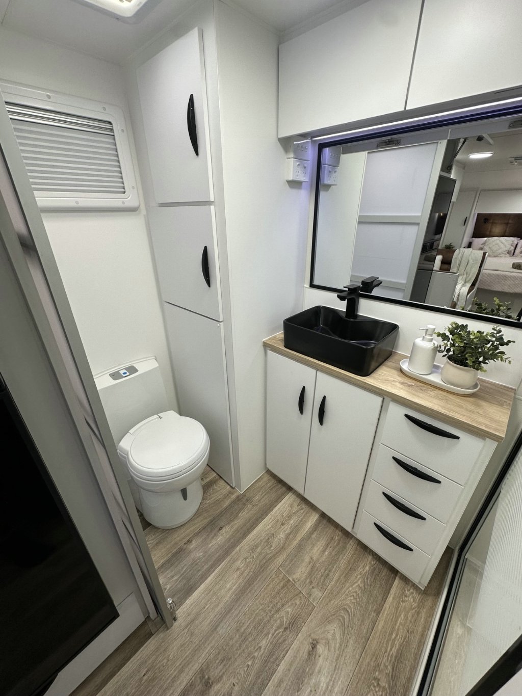 NEW 2026 SUPREME CLASSIC TOURER CARAVAN 2 AXLE