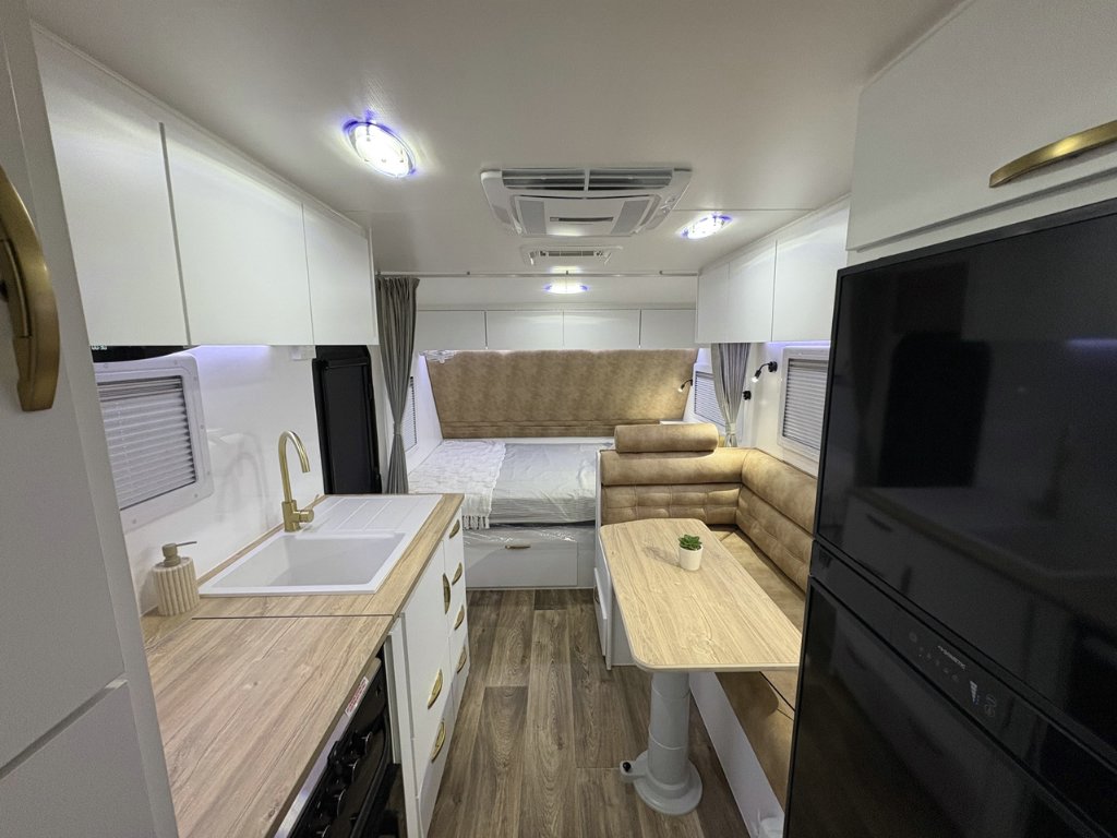 NEW 2026 LEADER CARAVANS GOLD LE DIRT ROADER CARAVAN 2 AXLE