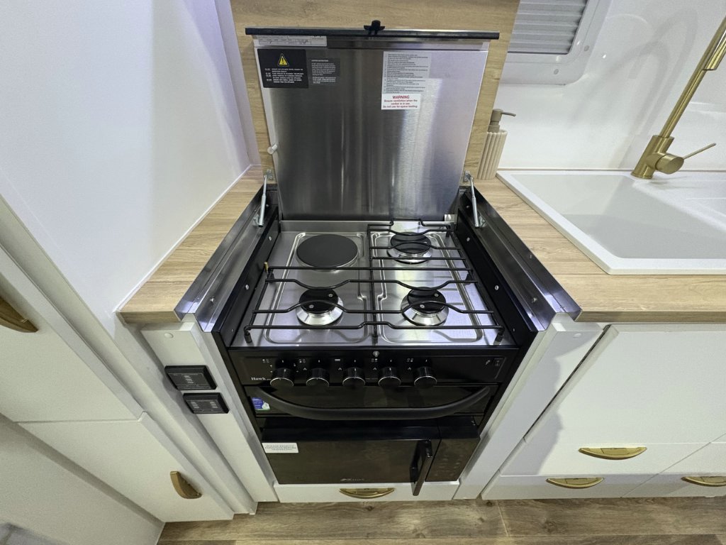 NEW 2026 LEADER CARAVANS GOLD LE DIRT ROADER CARAVAN 2 AXLE