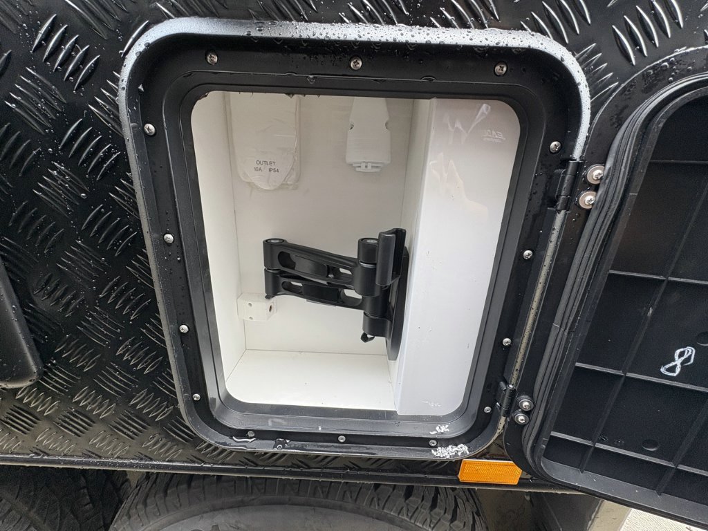 NEW 2026 LEADER CARAVANS GOLD LE DIRT ROADER CARAVAN 2 AXLE
